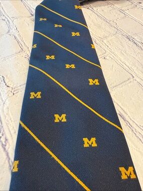 University of Michigan Vintage Block M Men's Tie | 56” | EUC